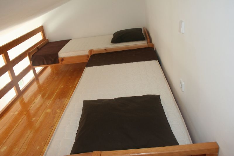 Dwa łóżka na piętrze