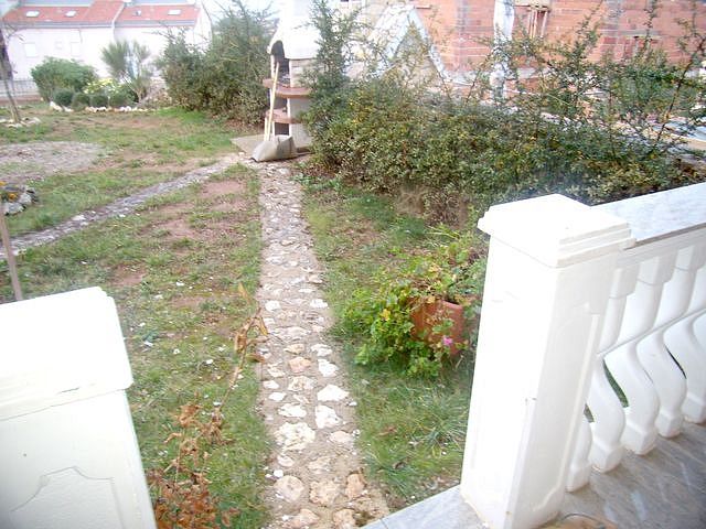 Wejście z tarasu na podwórko