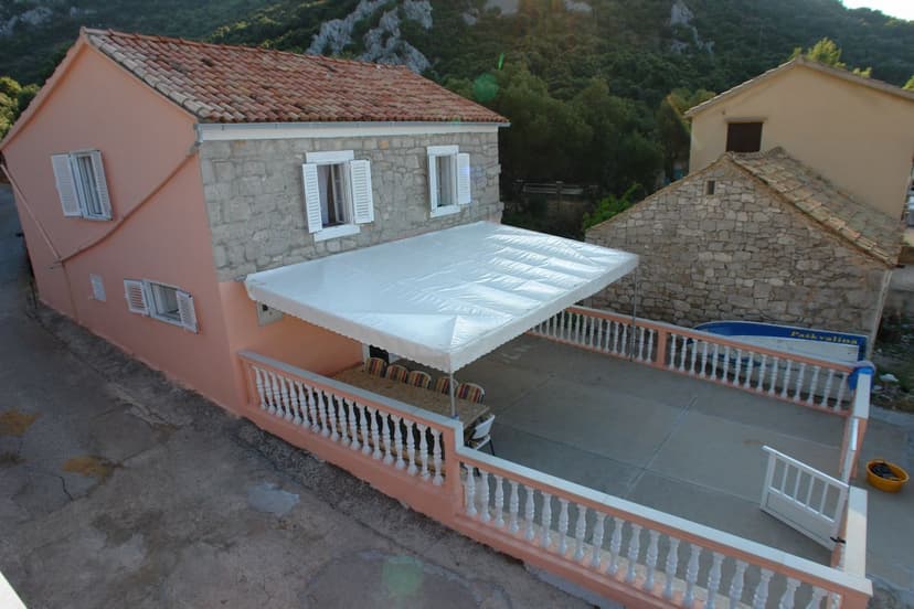 Boční strana domu