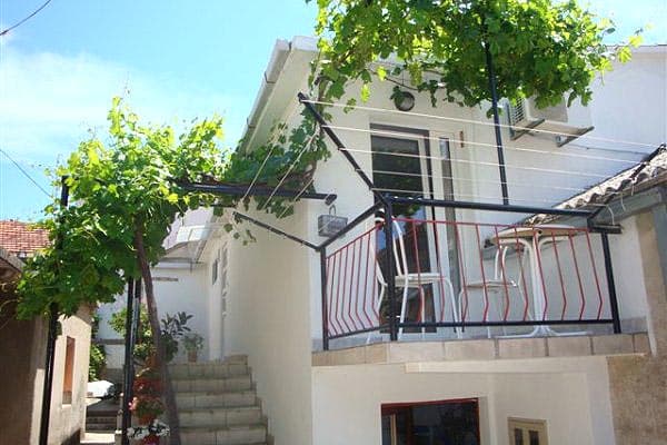 Poloha apartmánu na 1. patře domu