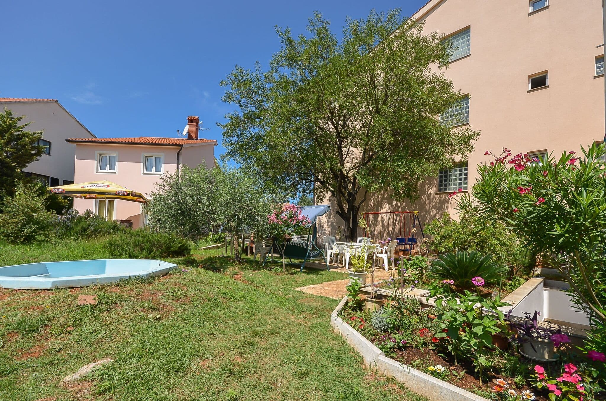 Apartments 1355-1381