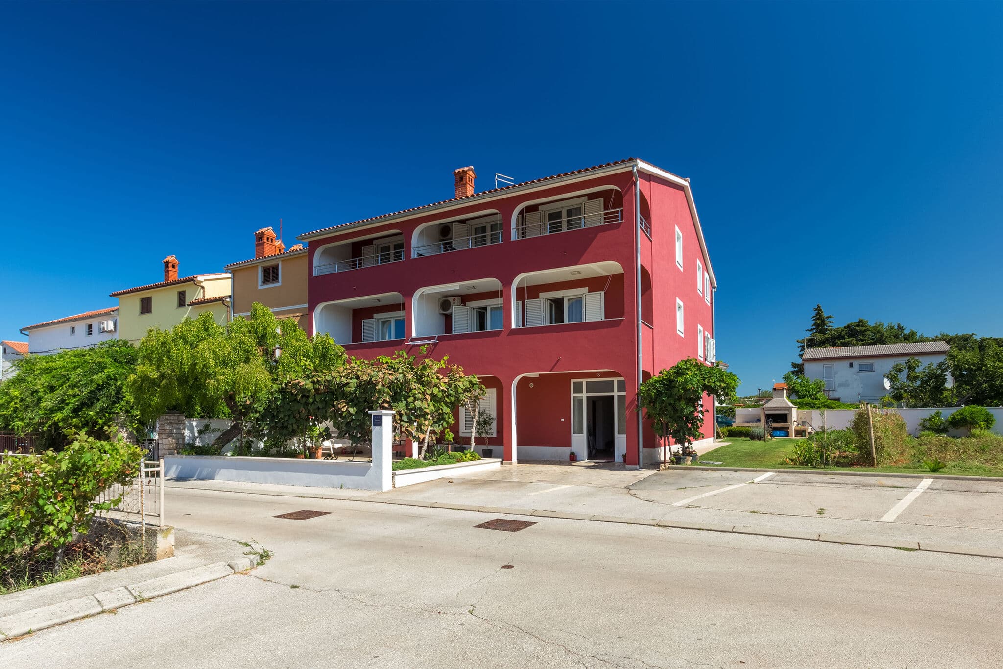 Apartments 1355-2529