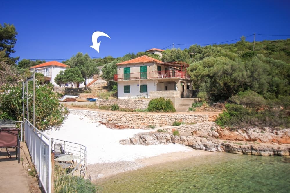 Secluded holiday home Azaria