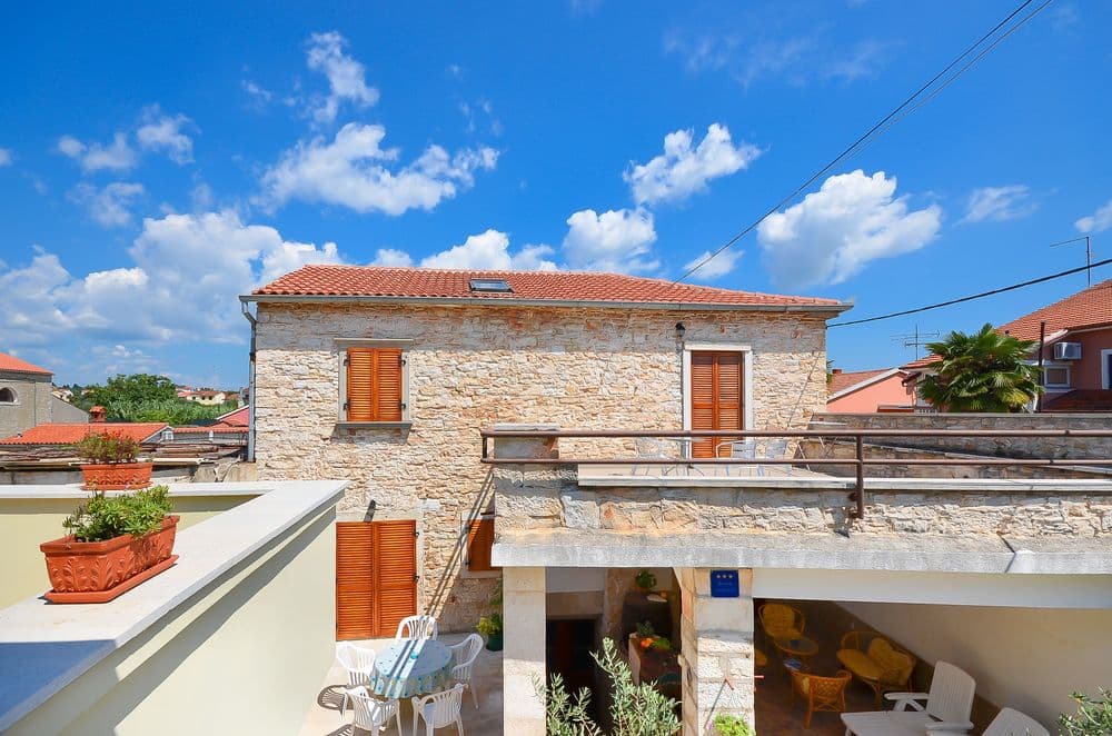 Stone built holiday home 1355-3131