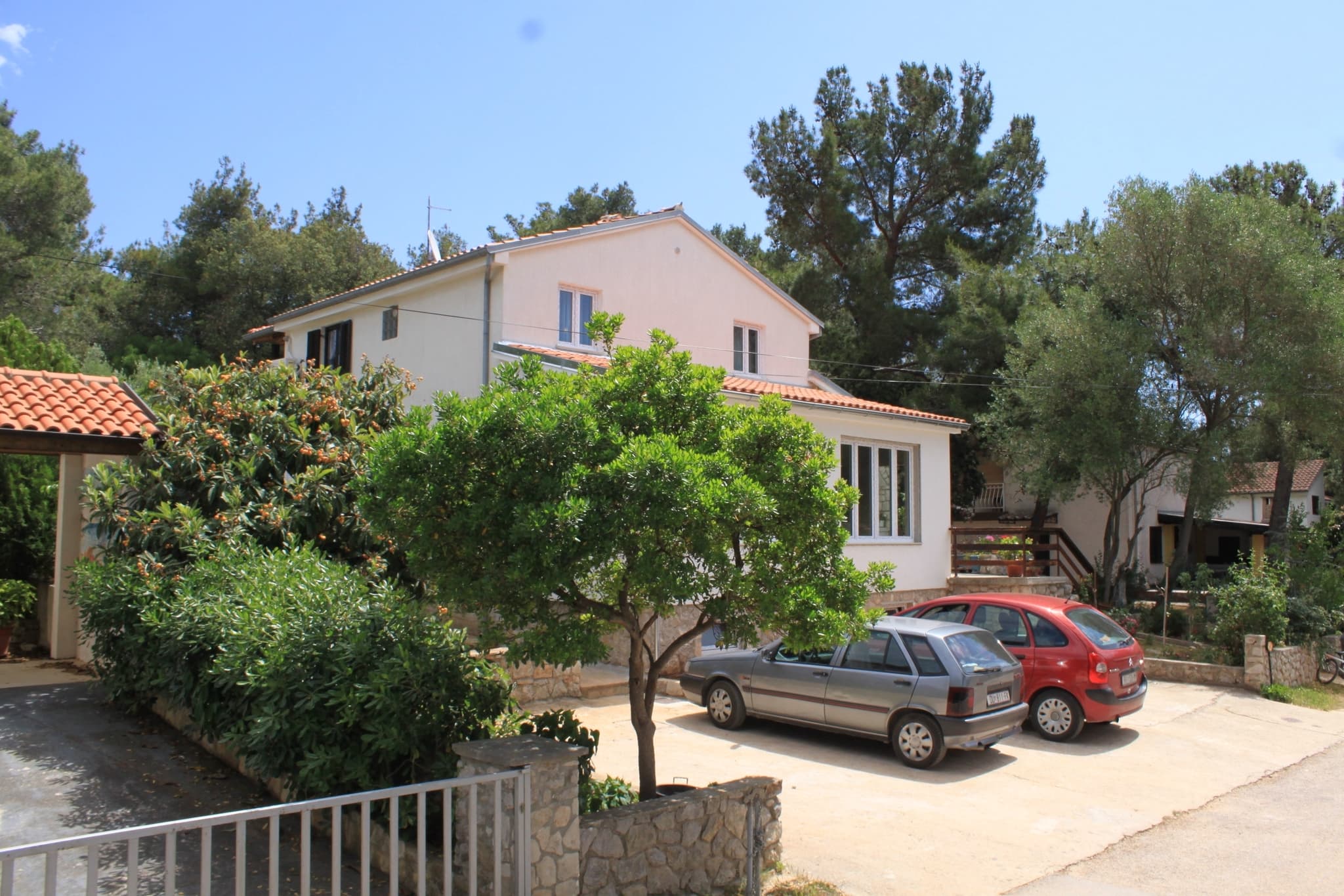 Apartments 3298-1755