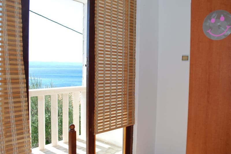 APP 4+1 A - Vstup na balkon z ložnice
