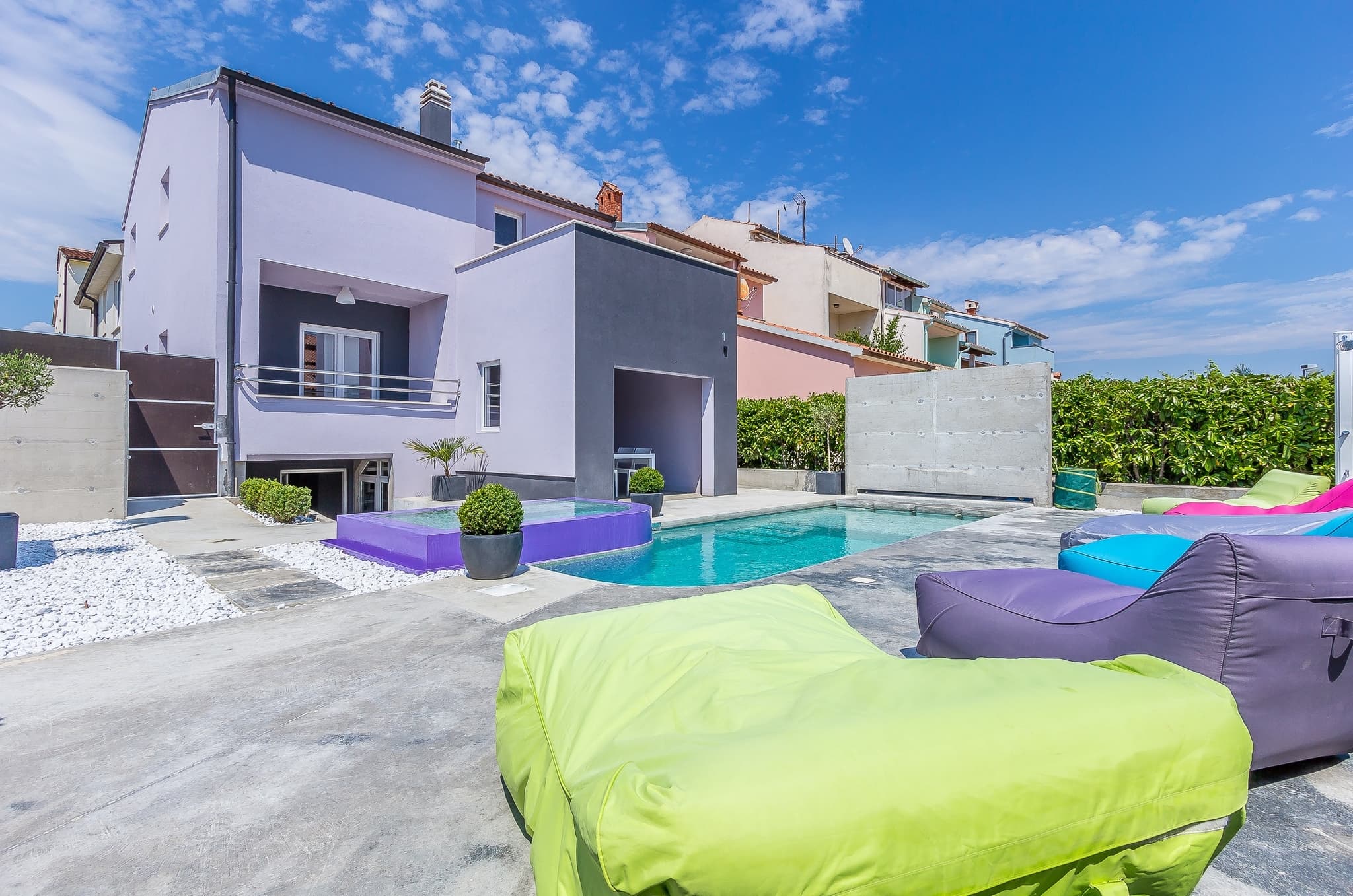 Apartments 3298-6250