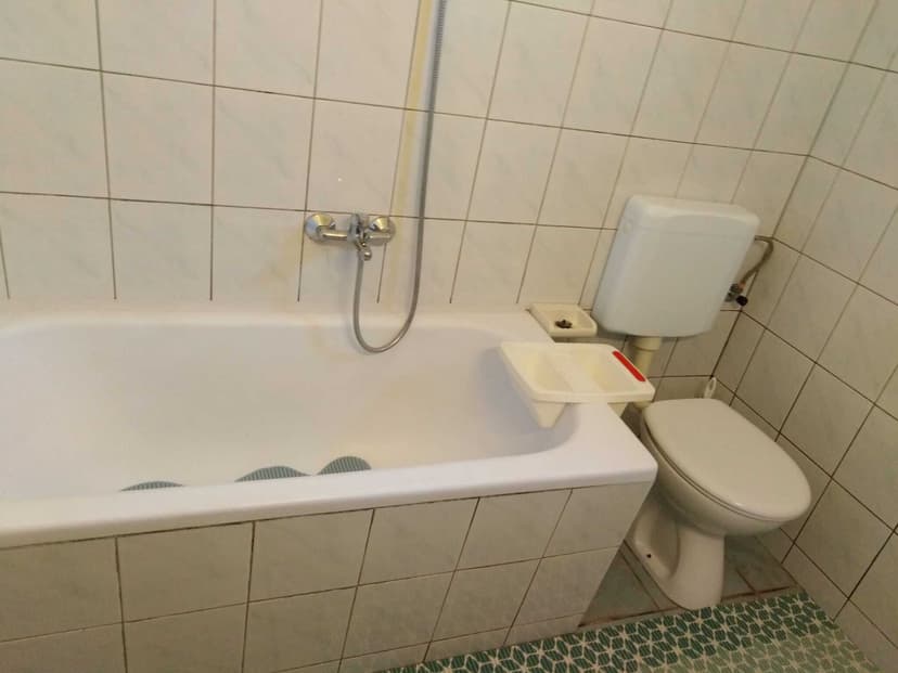wc1.jpg