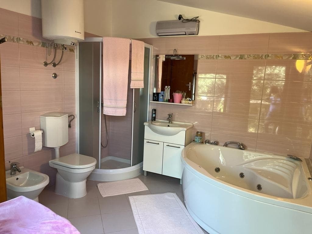Apartments 3298-6570