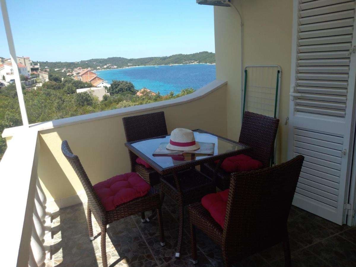 Apartments 3298-6845