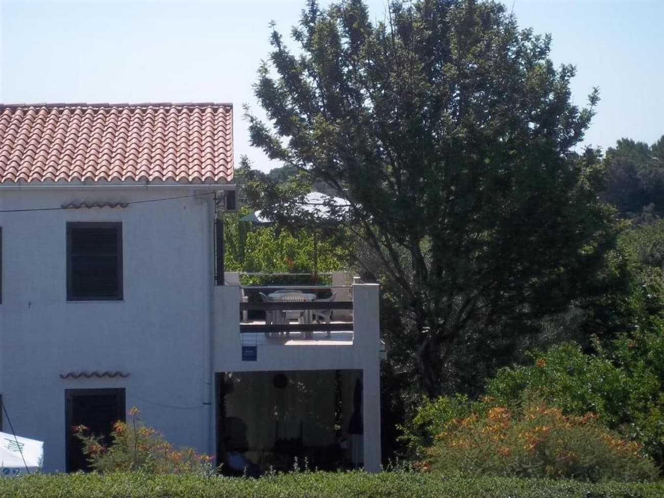 Apartments 3298-6953