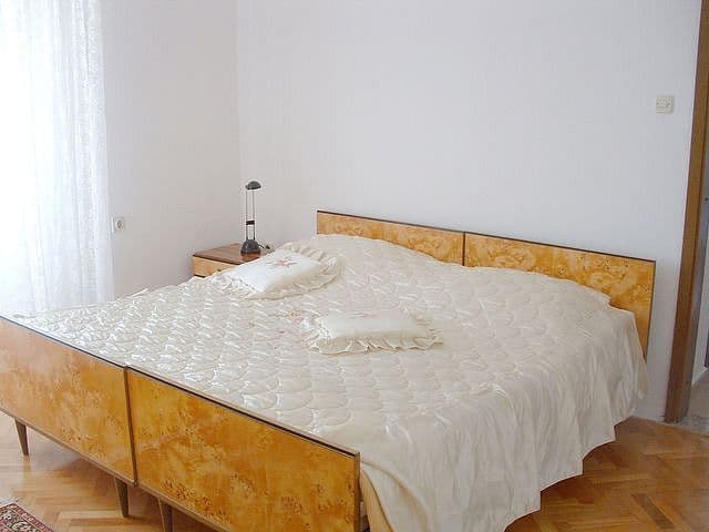 APP 2 &quot;1&quot;