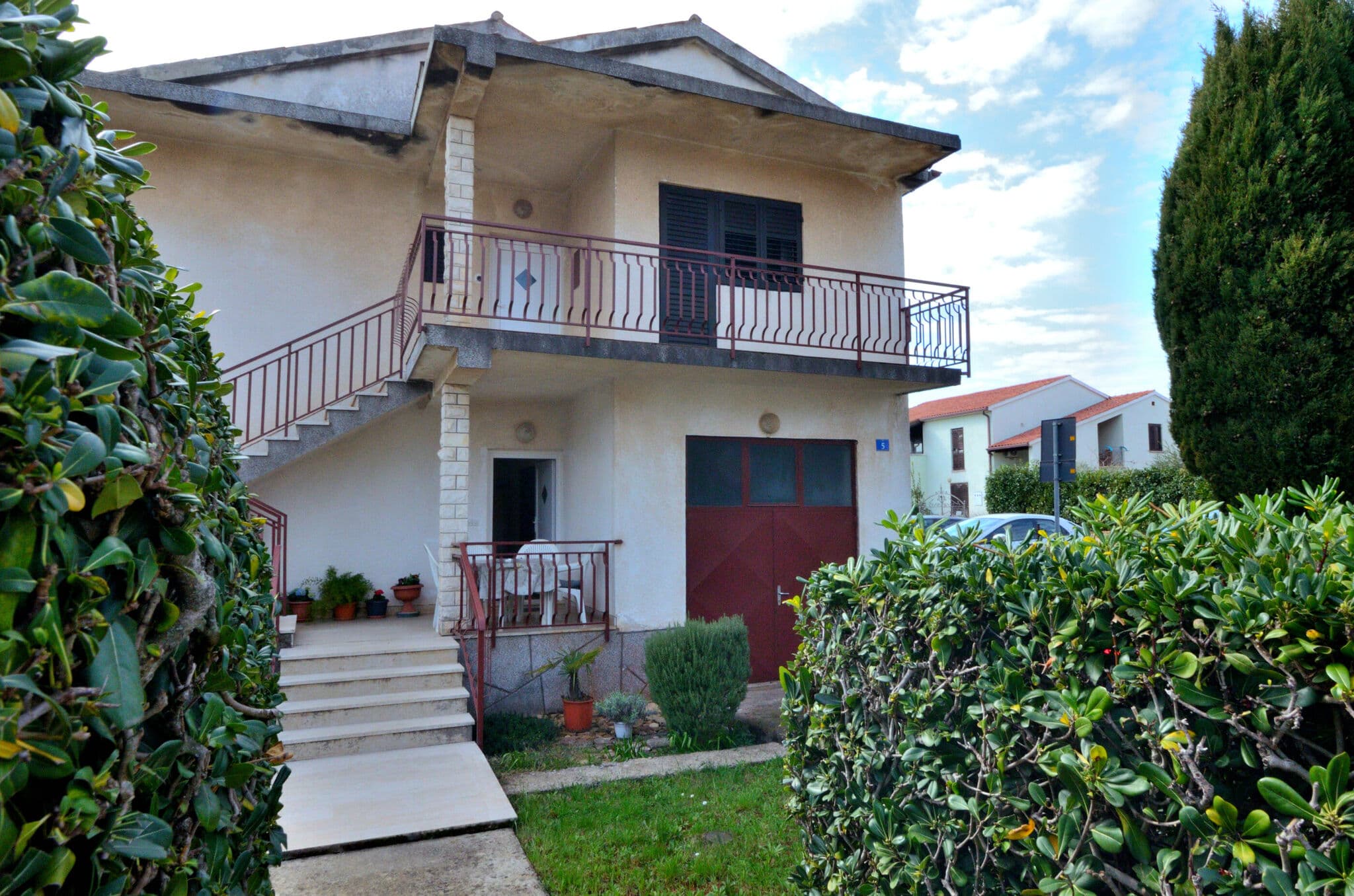 Apartments 1355-5164