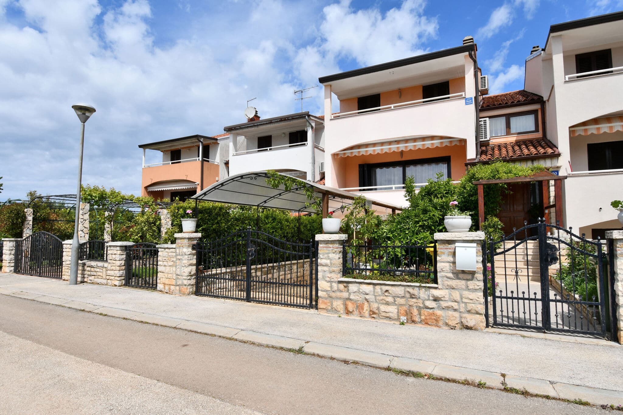 Apartments 1355-5366