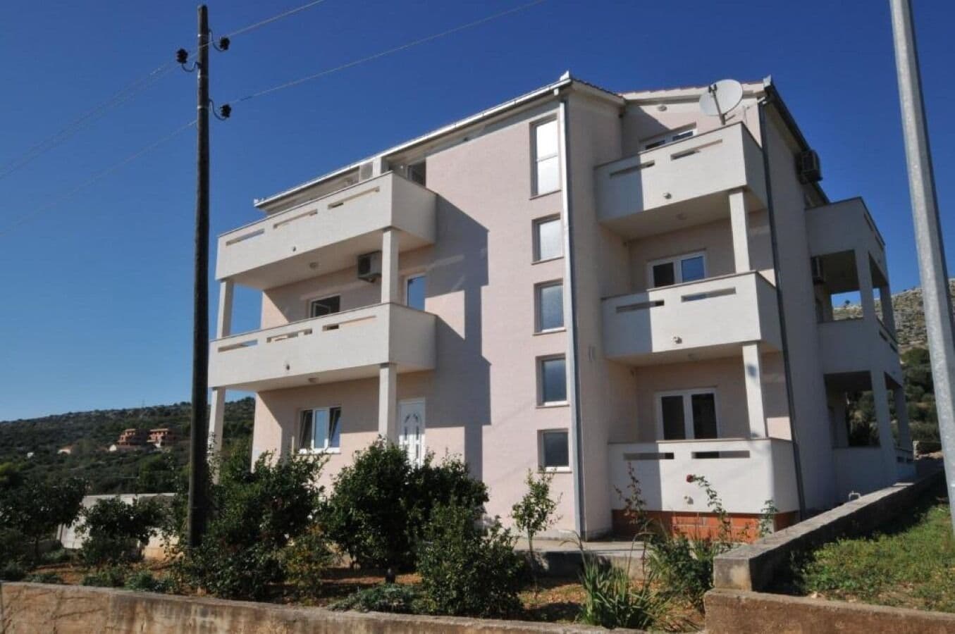Apartments 1355-5559