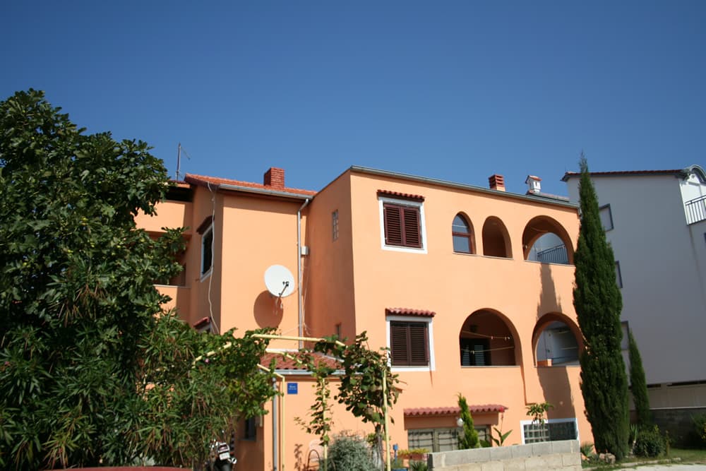 Apartments 1318-57