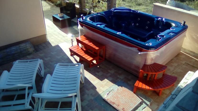Jacuzzi