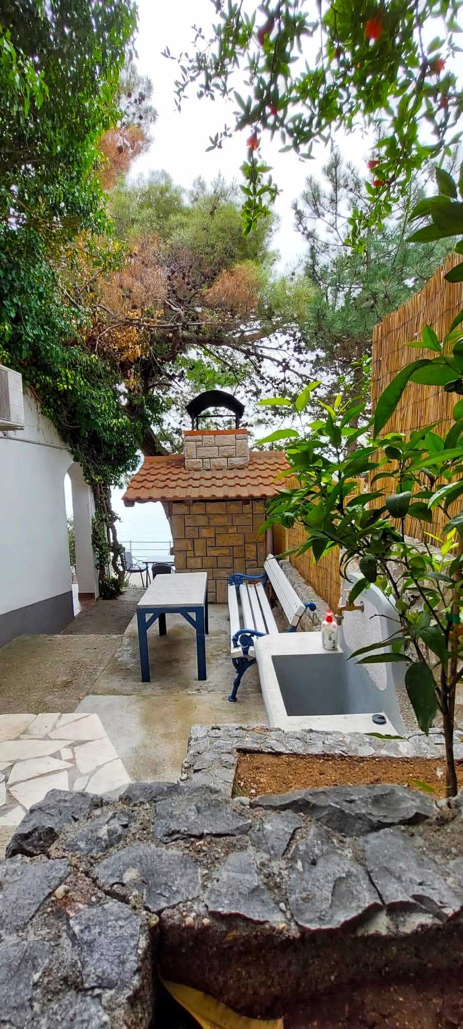 Posezení u grilu