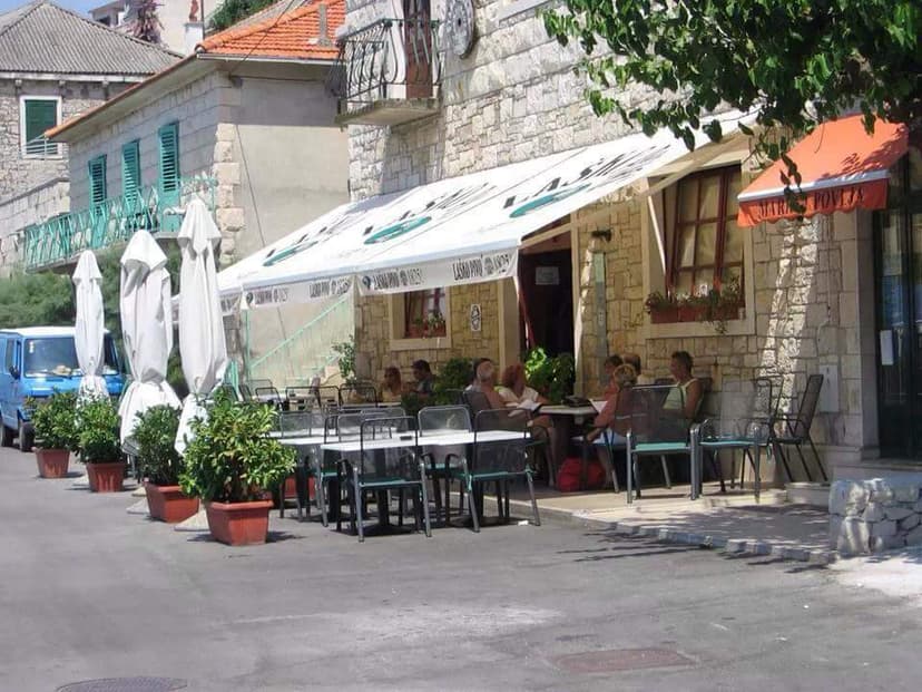 Restaurace v okolí