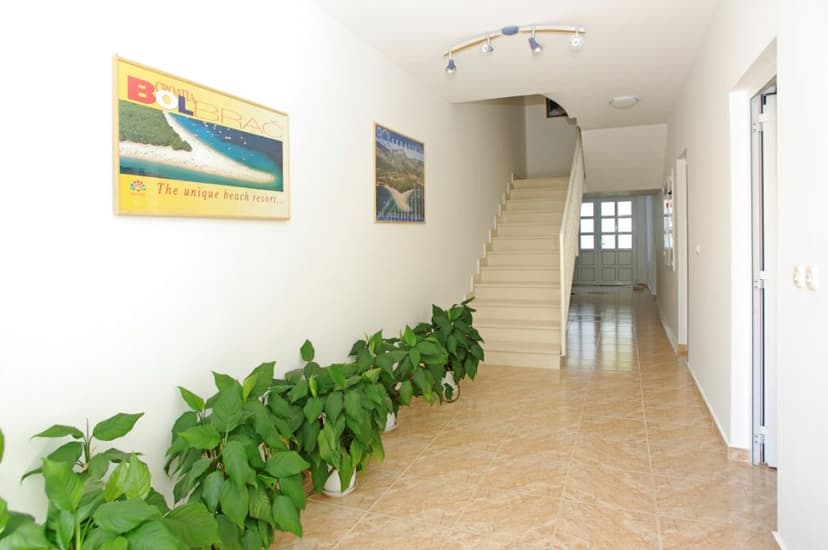 Schody k apartmánům v patrech