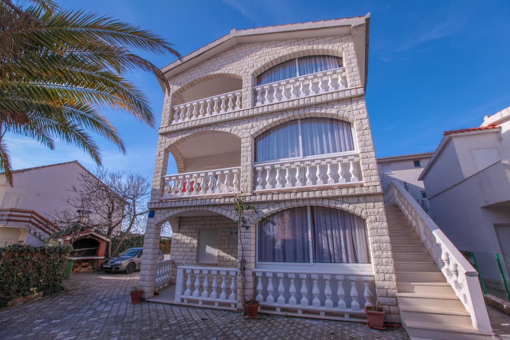 Penzion s apartmány Lola