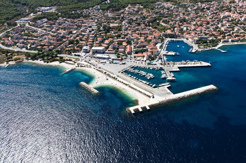 Hlavní město ostrova Brač