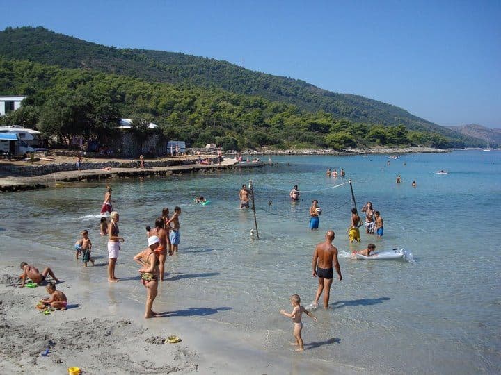 Písečná Pláž Mlaska vzdálená 4 km