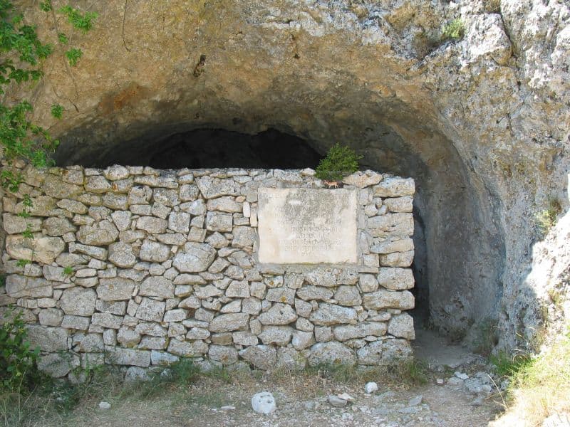 Titova spilja
