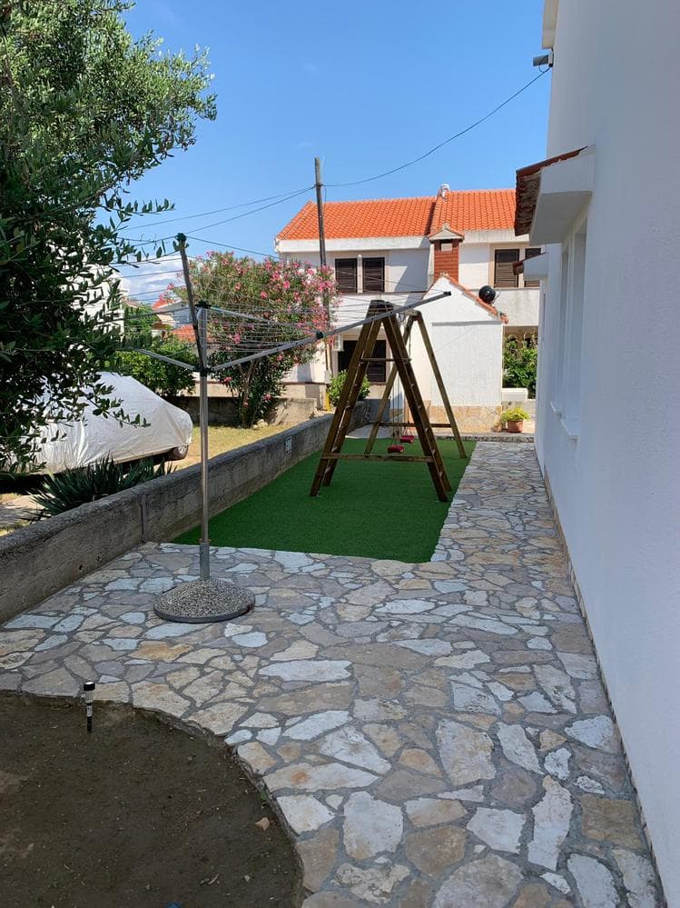 Sušák a houpačky pro děti
