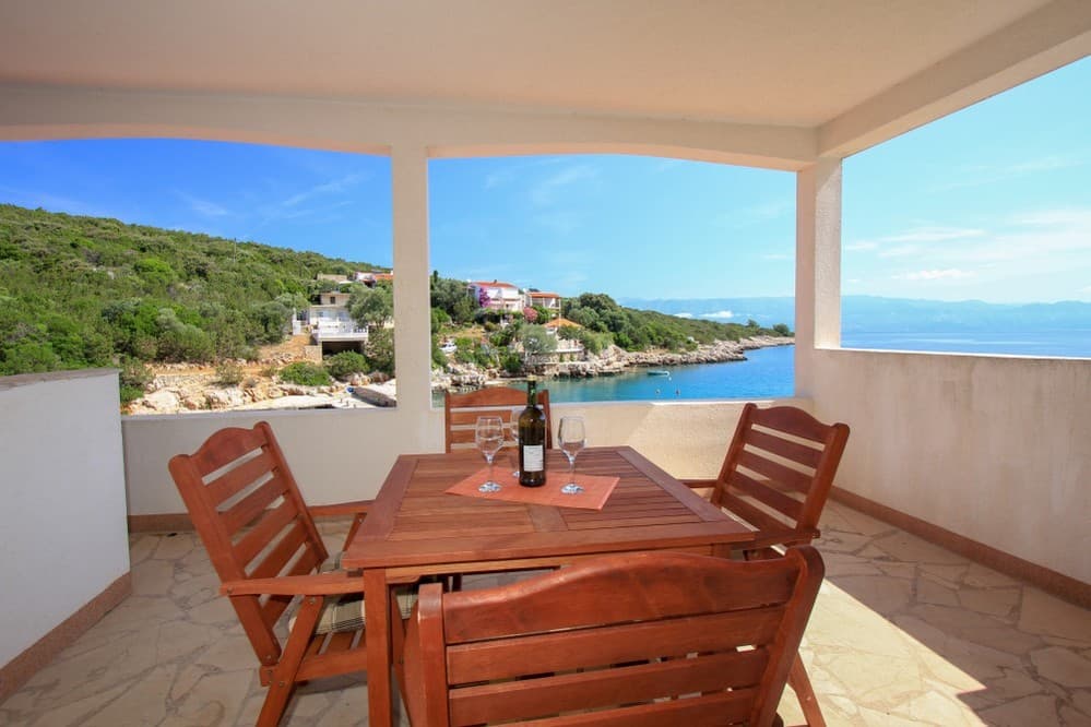 Secluded holiday home Maks