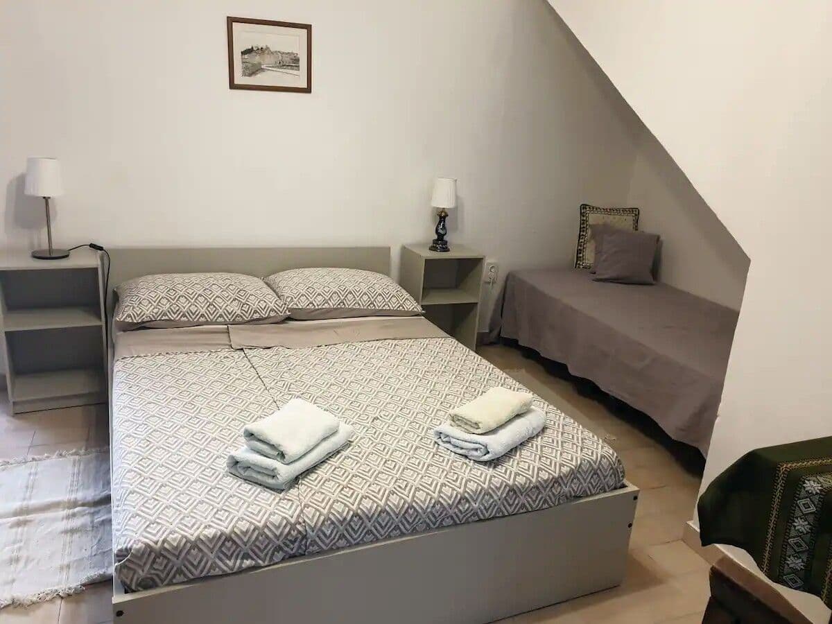 APP 3 &quot;1&quot;