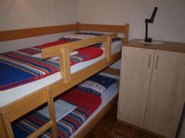 Ložnice s patrovou postelí