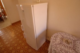 Lednice se nachází v předsíni apartmánu