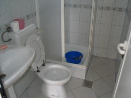 Bathroom in APP 3