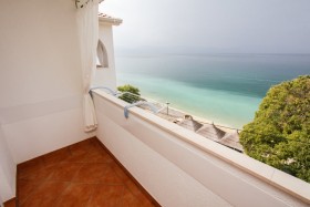 Balkón s výhľadom na more