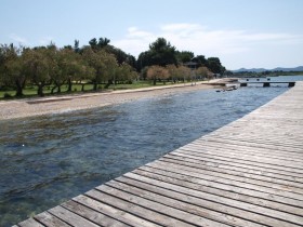 Pohled z mola na pláž v Zadar - Borik