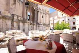 Restaurace s výhledem na Diokleciánův palác