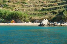 W Bolu można znaleźć odludną plażę