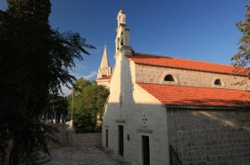 Kostel a kaple v Selcích