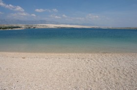 Průzračné moře na pláži Zrće
