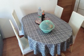 Jídelní stůl