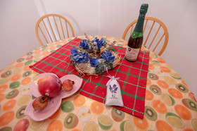 Detail jídelního stolu